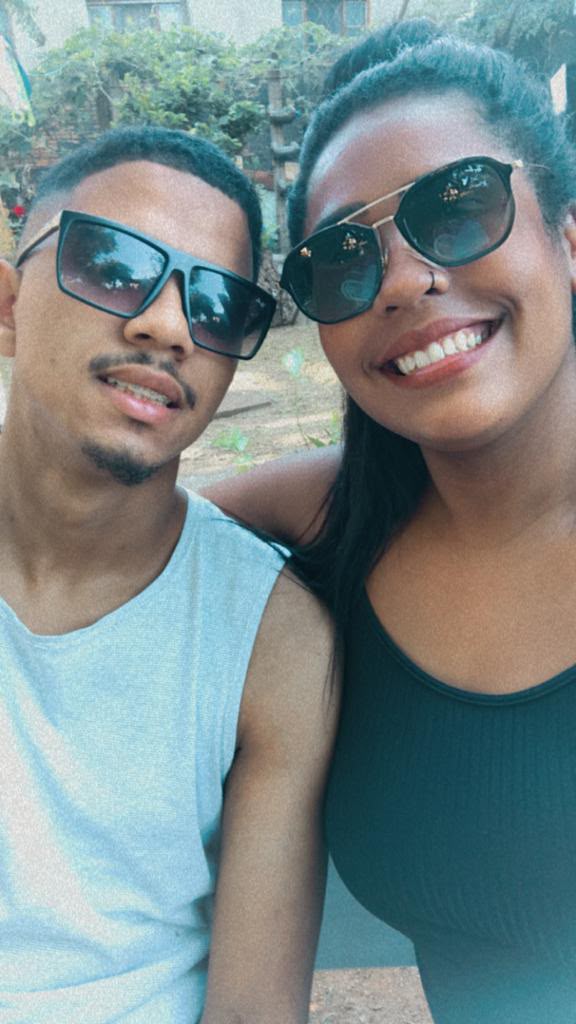 A dois